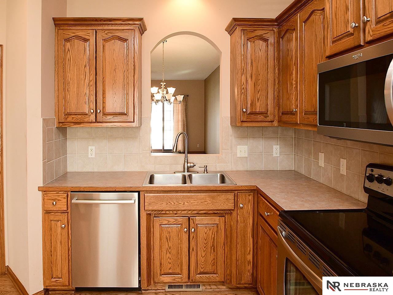 9522 Valley Road Circle