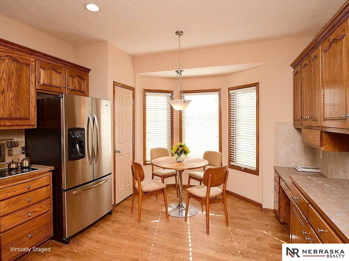 9522 Valley Road Circle