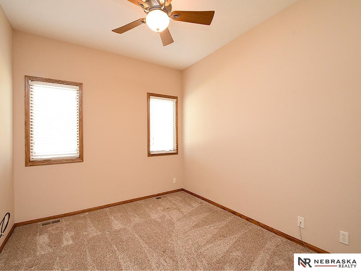 9522 Valley Road Circle