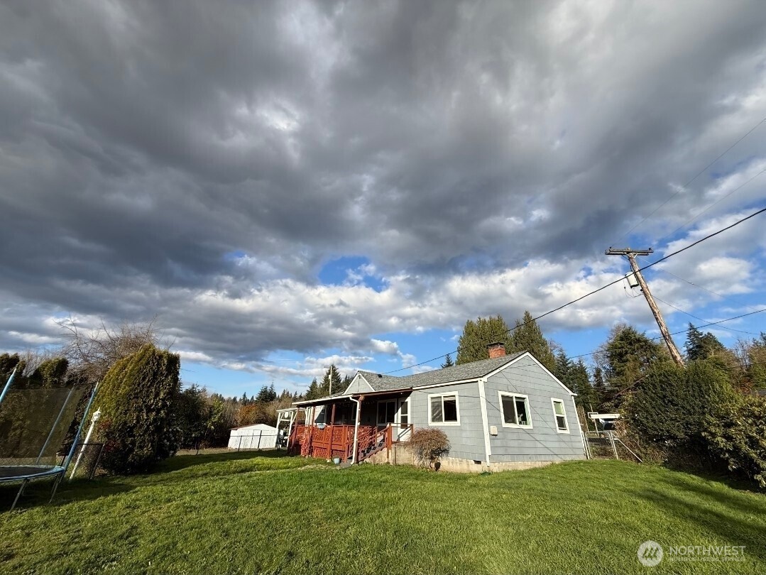 2201 Holcomb Loop Rd