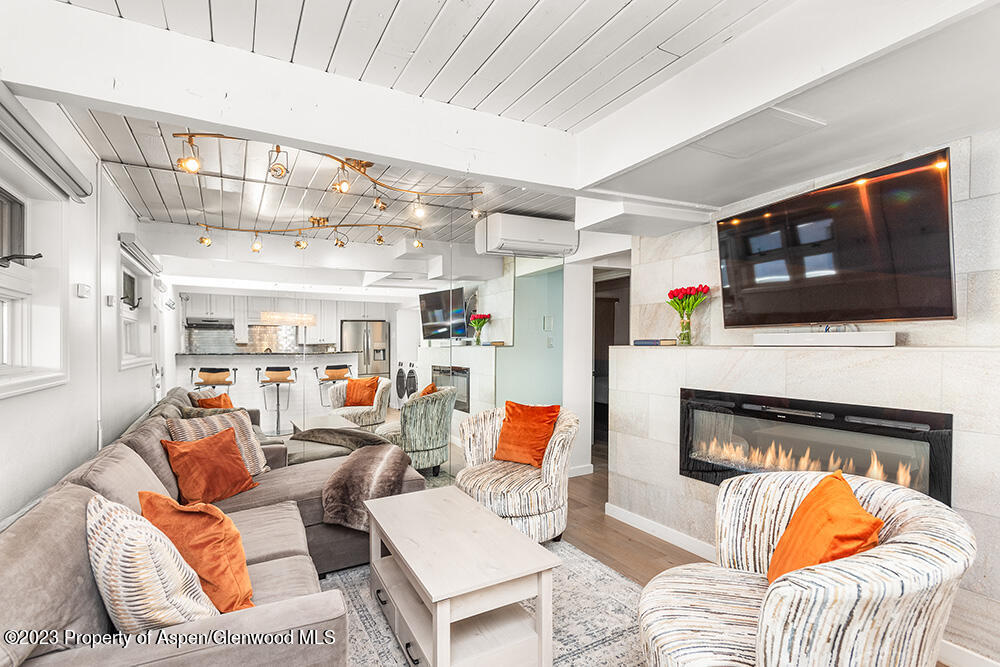 630 E Cooper Ave, #4