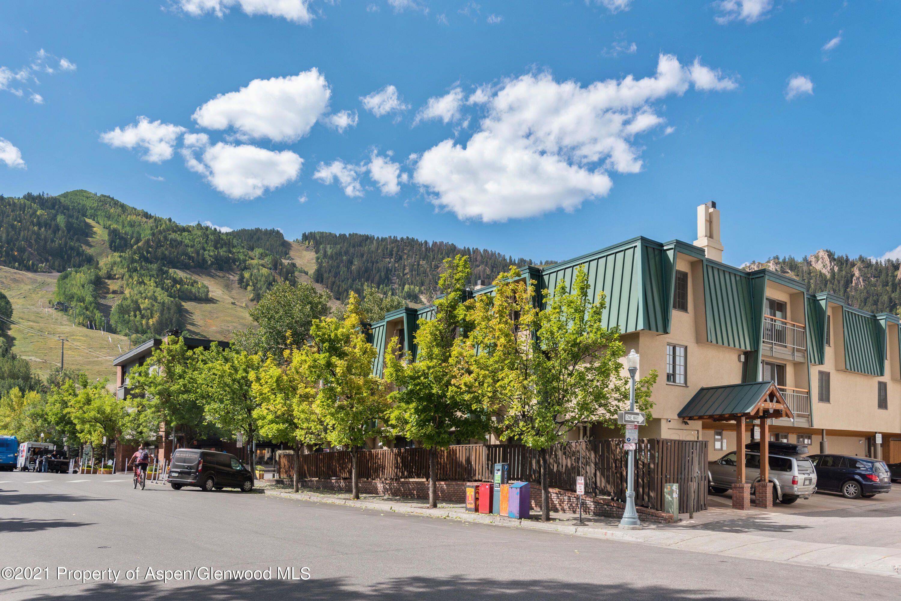 630 E Cooper Ave, #4