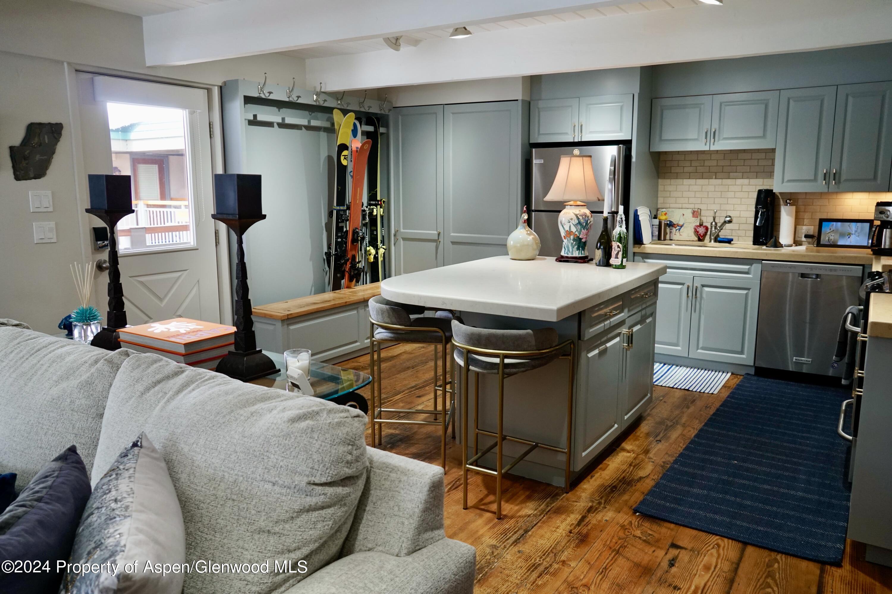 630 E Cooper Avenue, 20