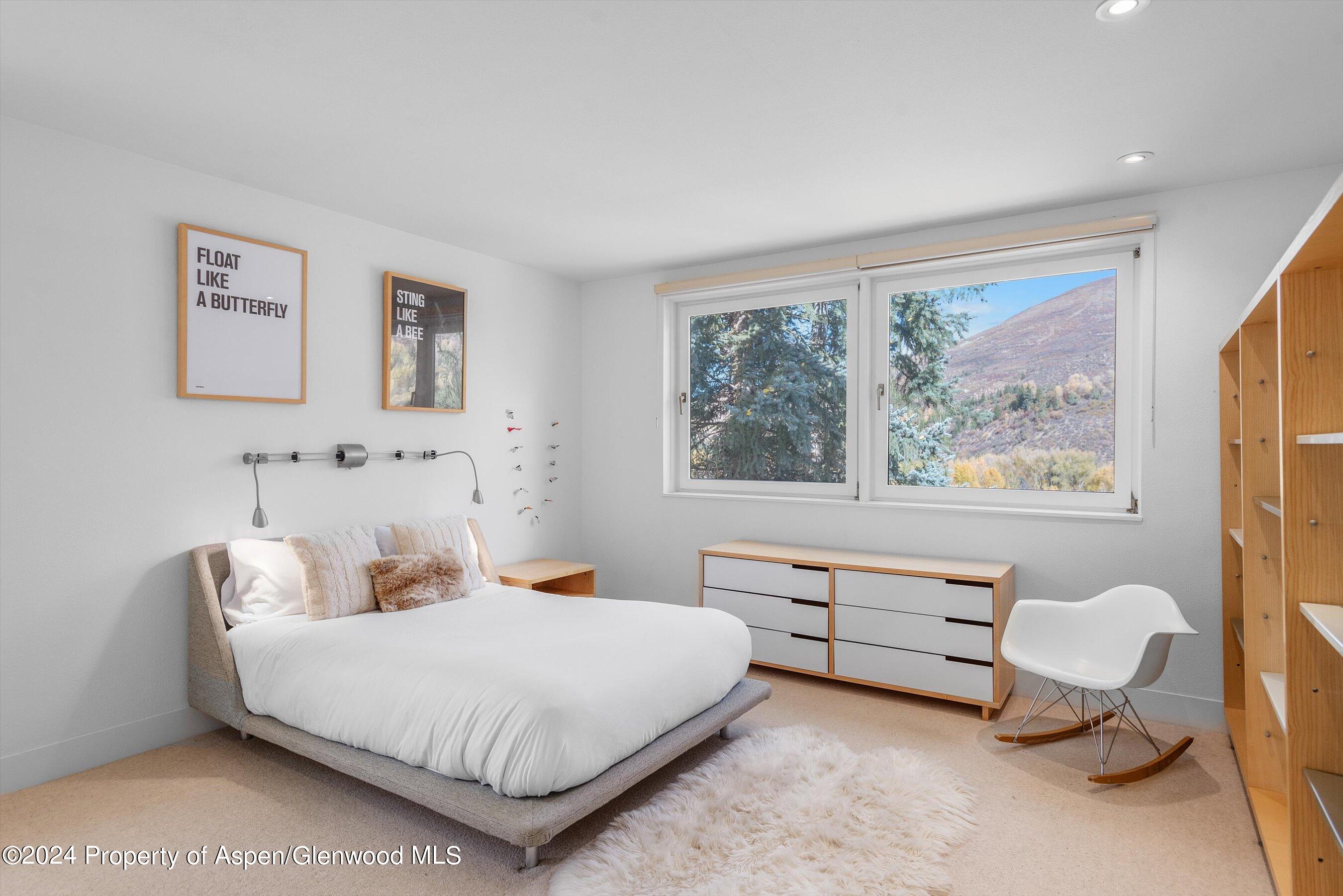 1270 Mountain View Drive