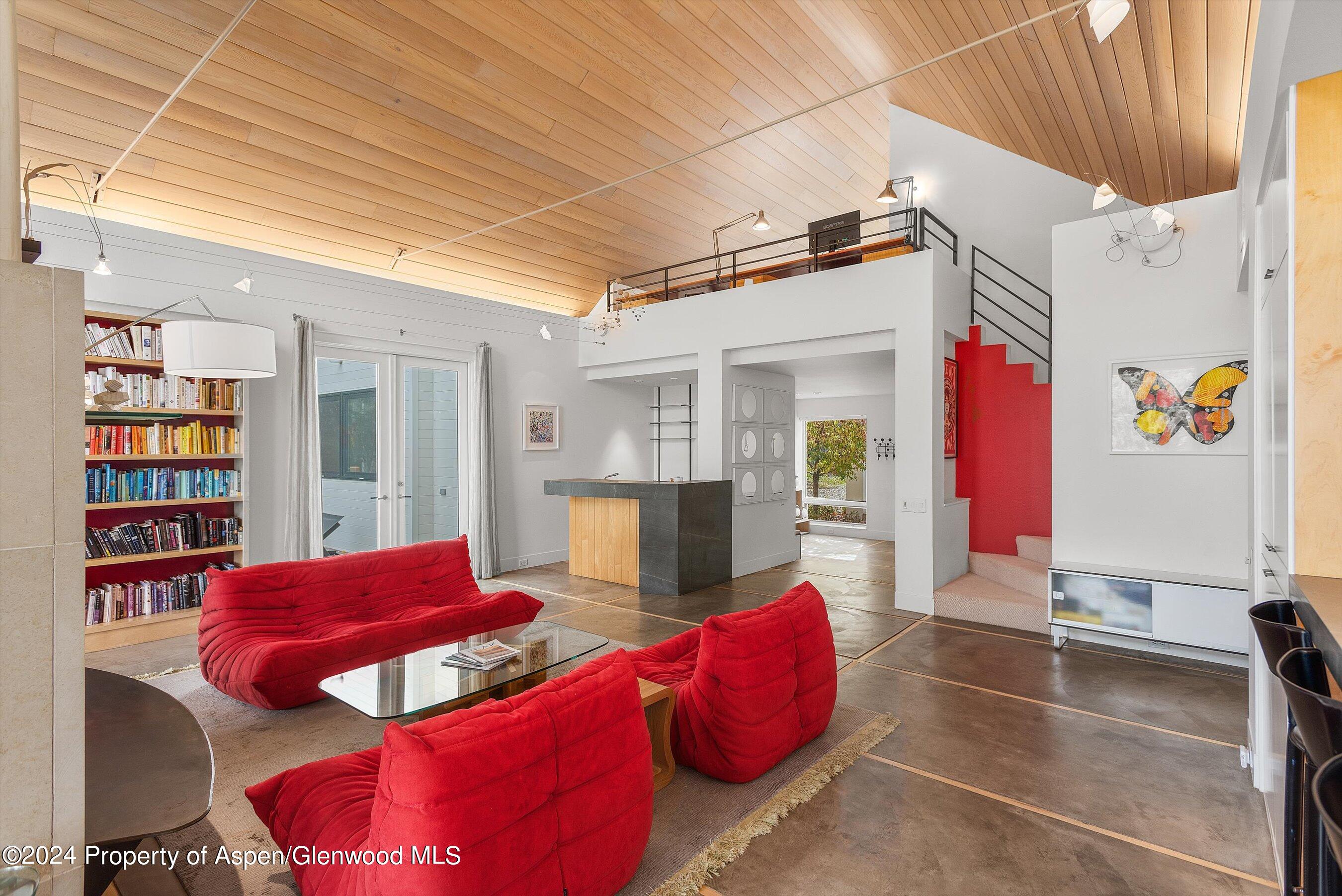 1270 Mountain View Drive