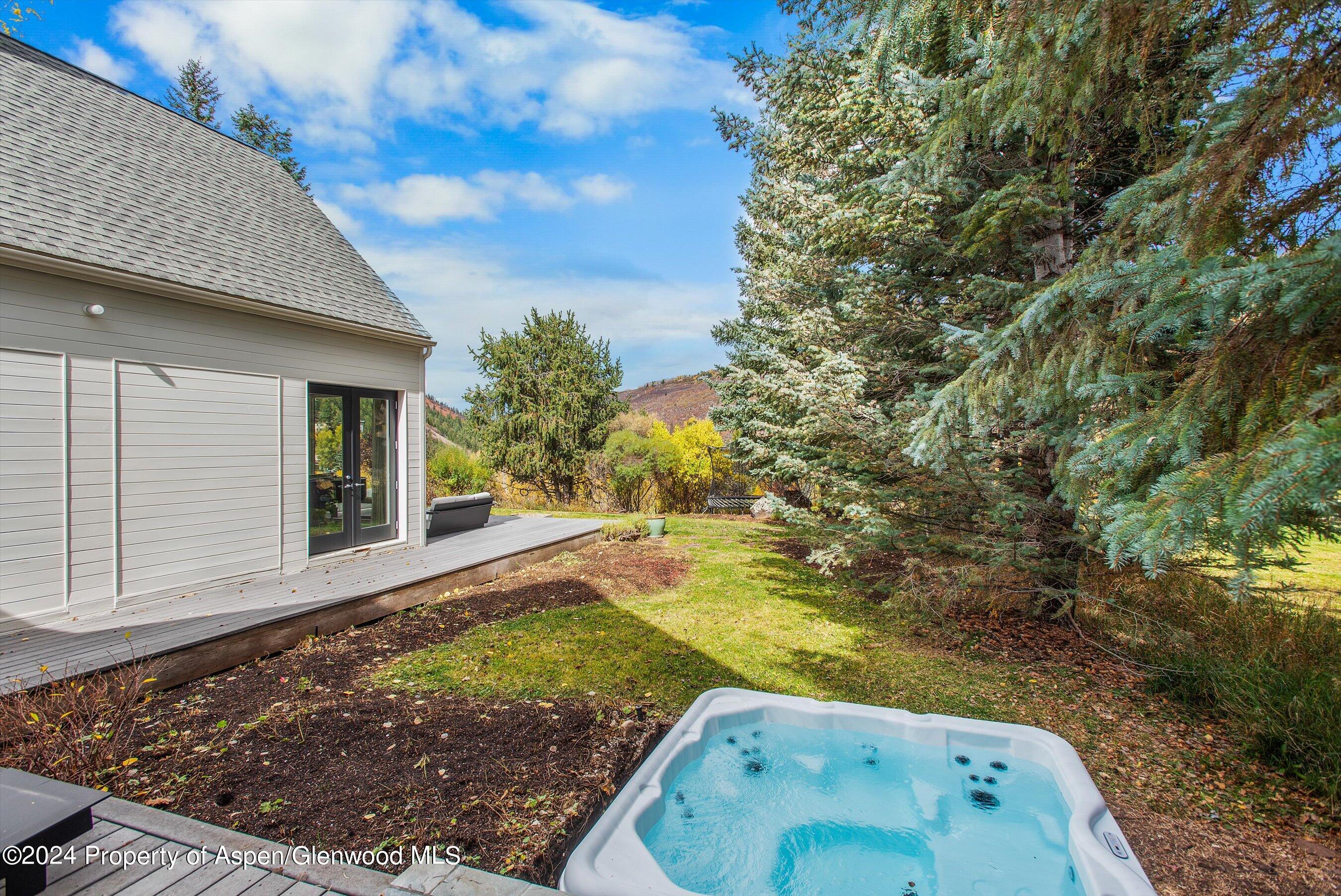 1270 Mountain View Drive