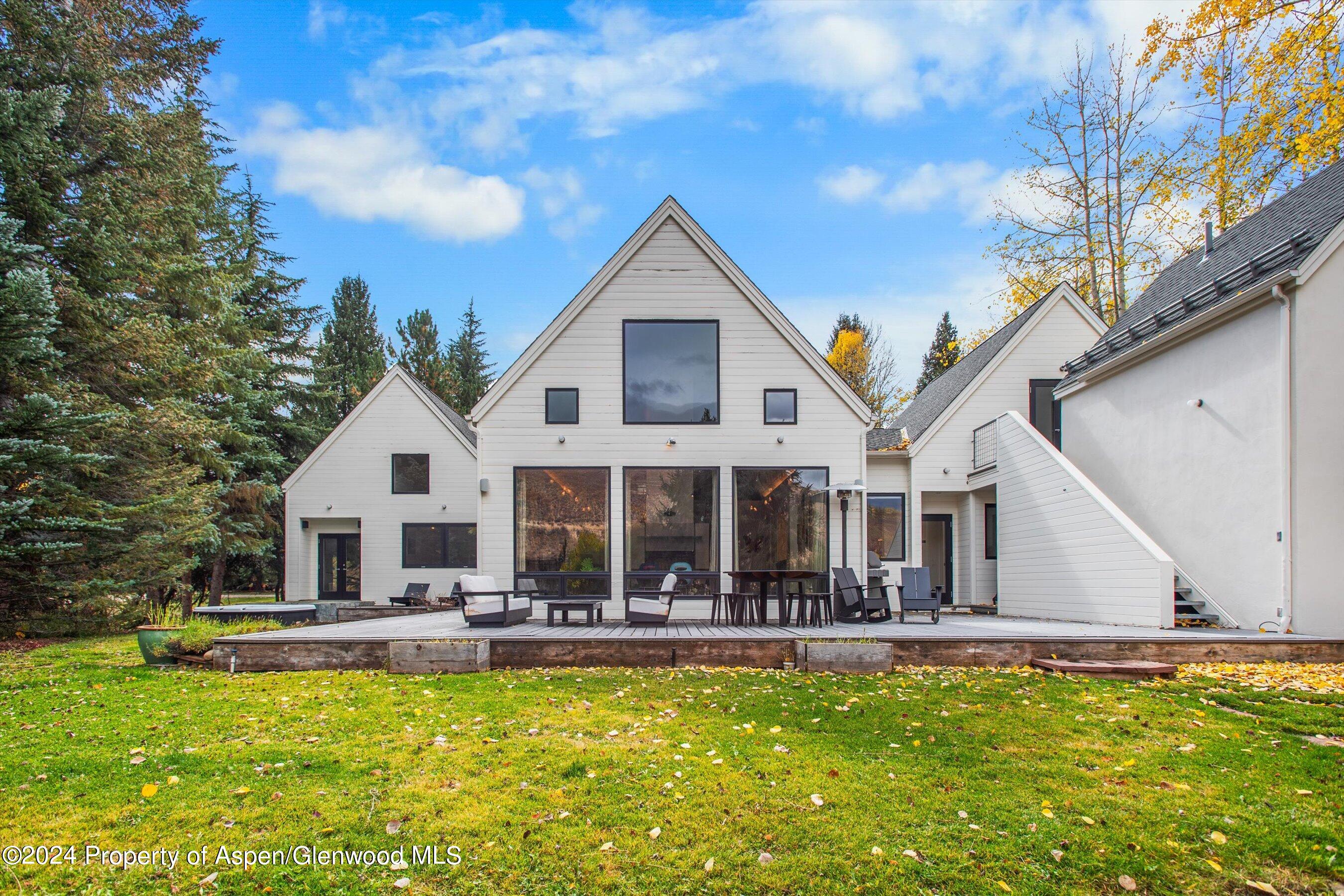 1270 Mountain View Drive
