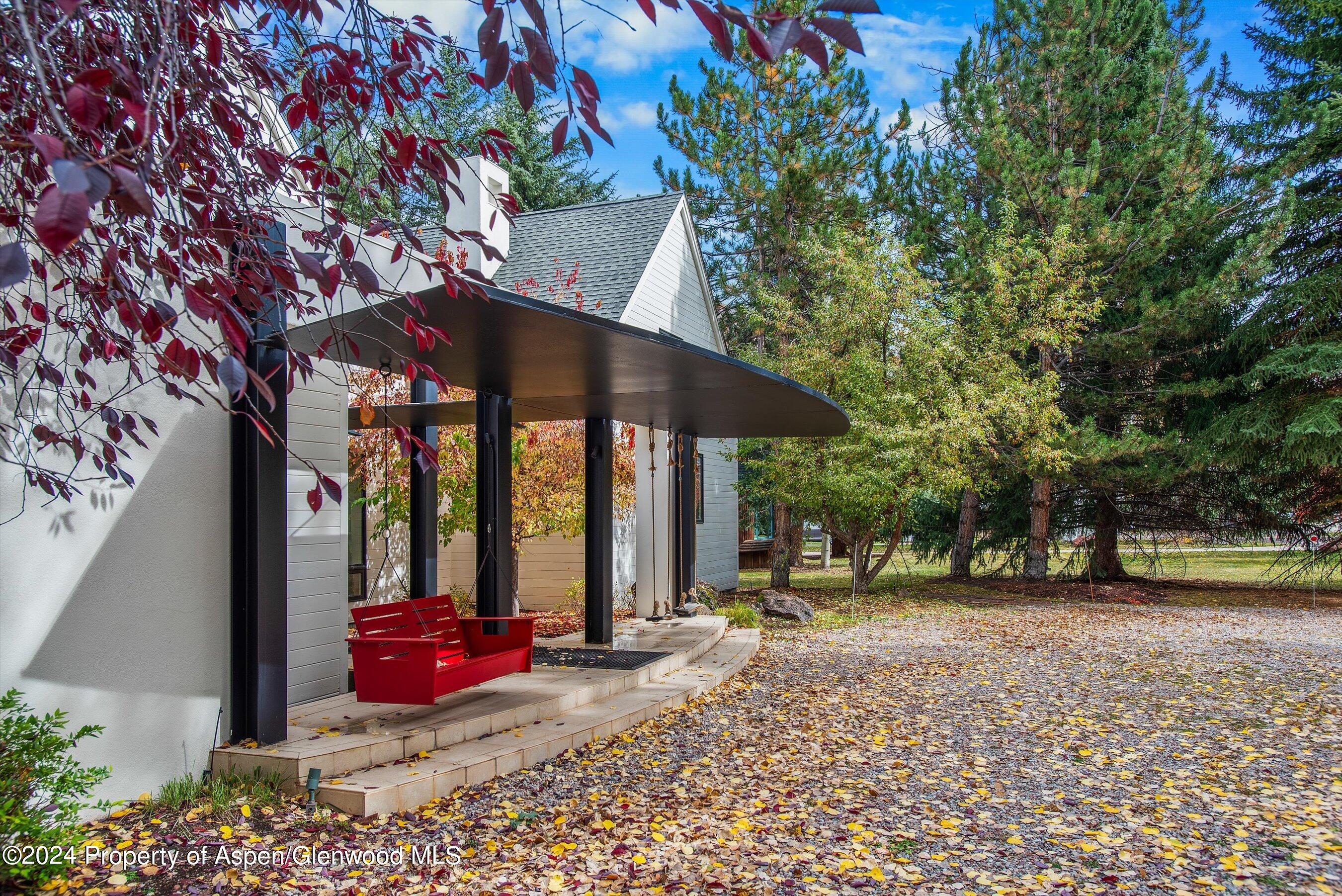 1270 Mountain View Drive