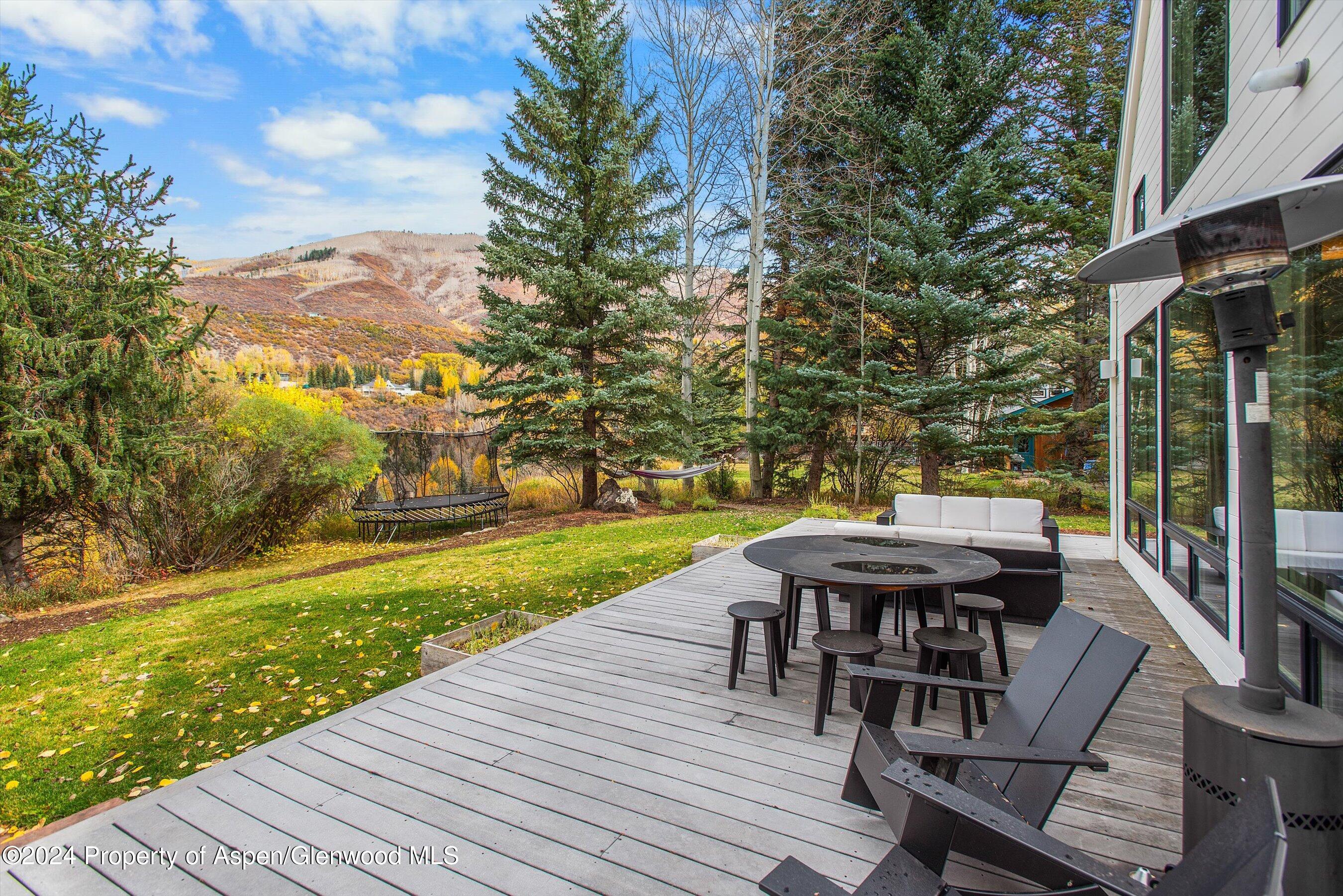 1270 Mountain View Drive