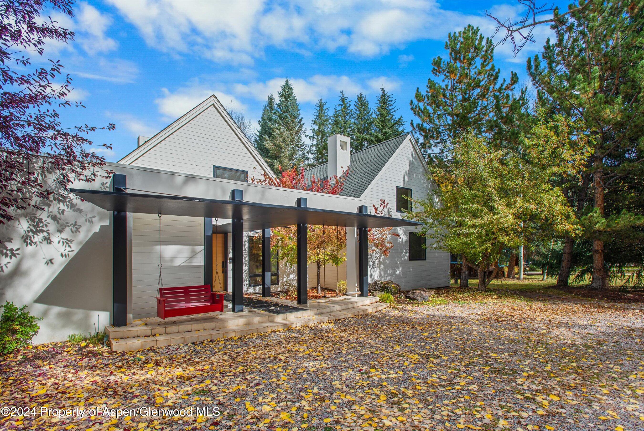1270 Mountain View Drive
