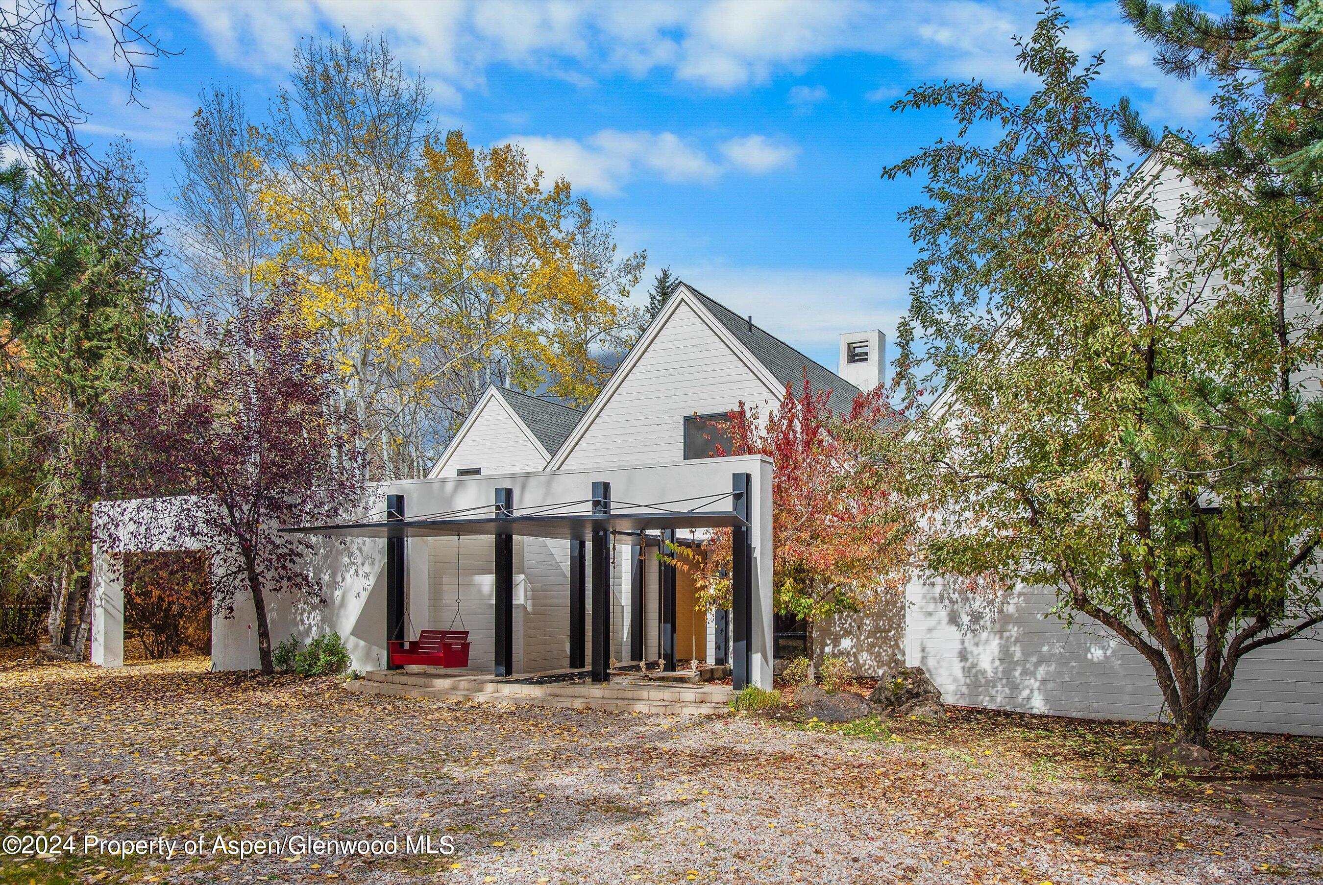 1270 Mountain View Drive