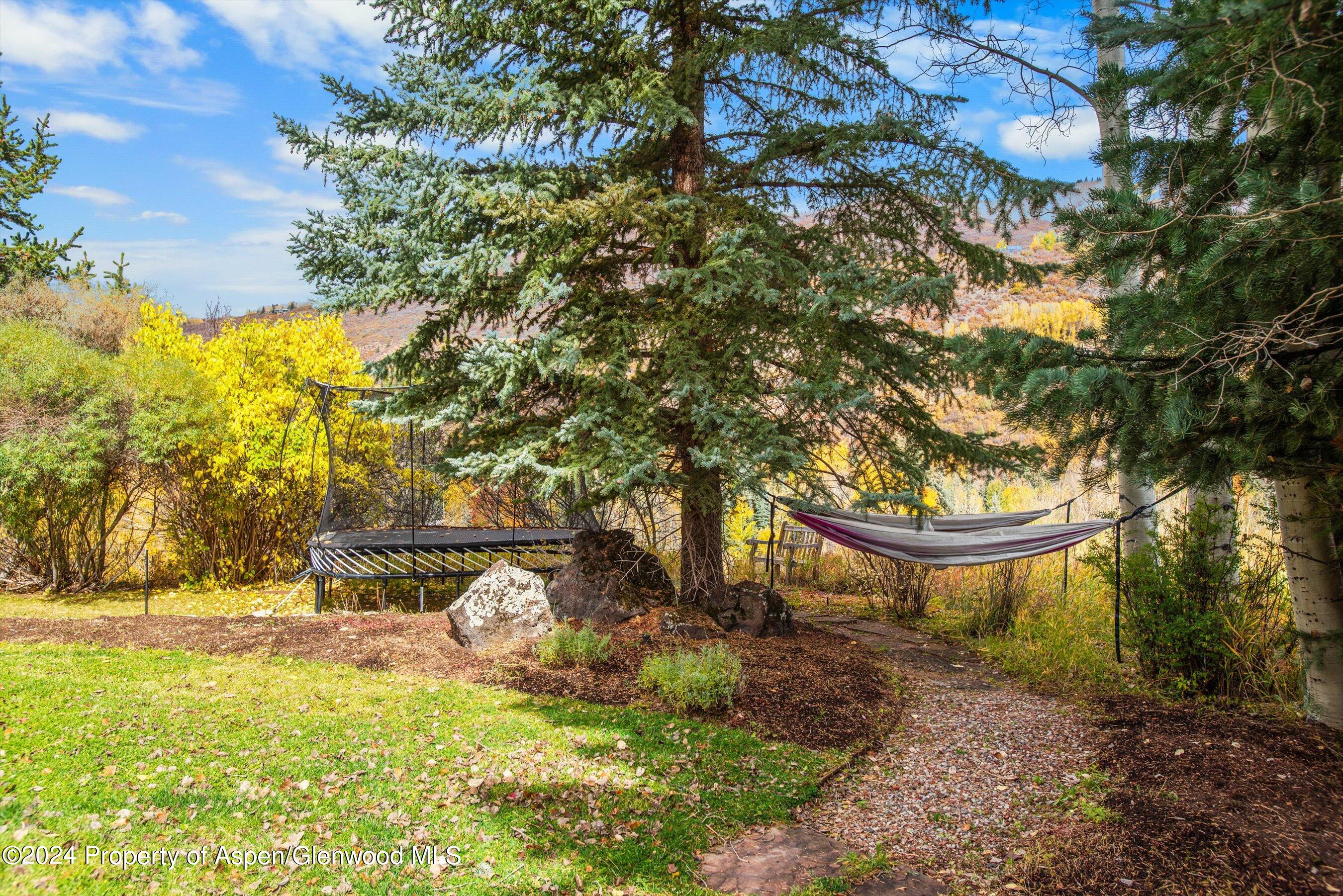 1270 Mountain View Drive