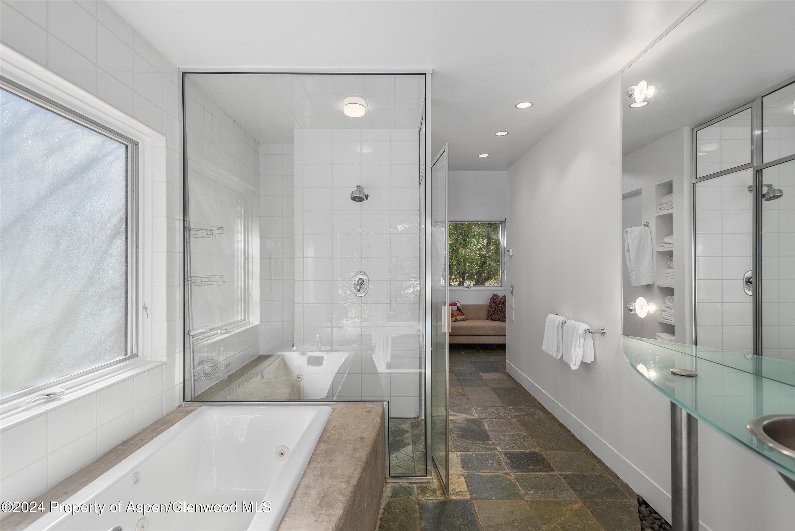 1270 Mountain View Drive