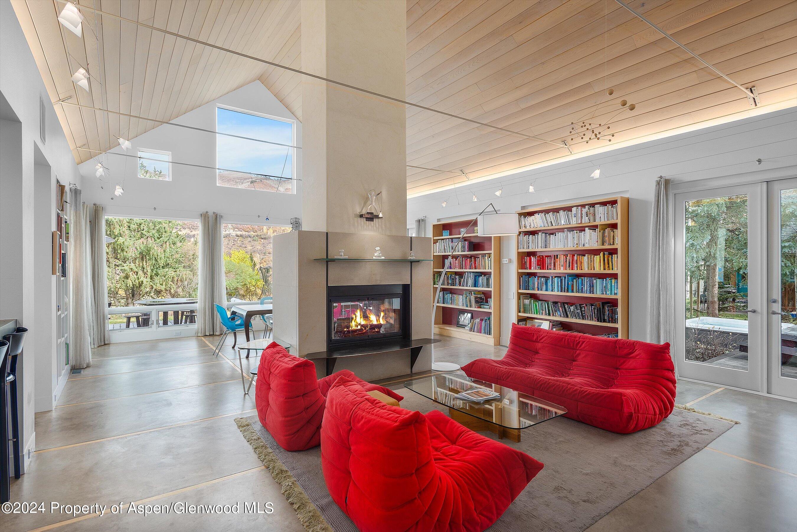 1270 Mountain View Drive