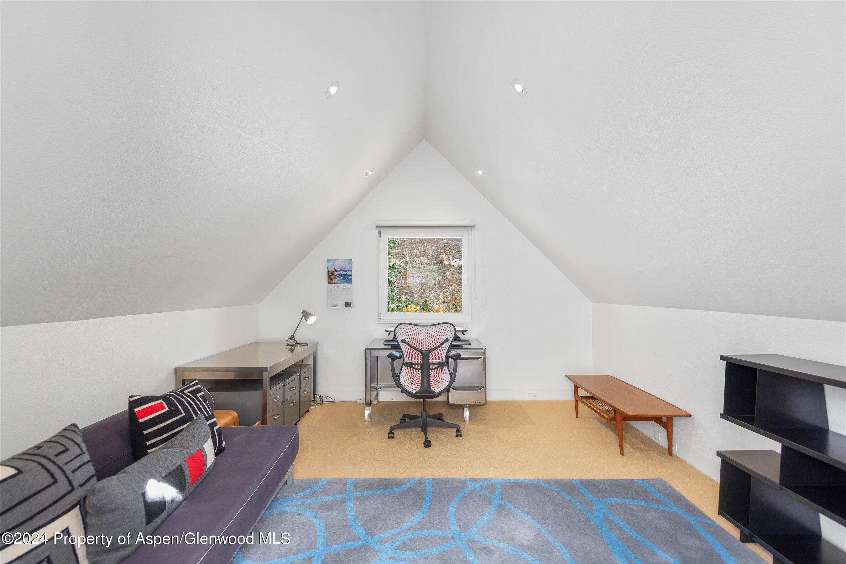 1270 Mountain View Drive