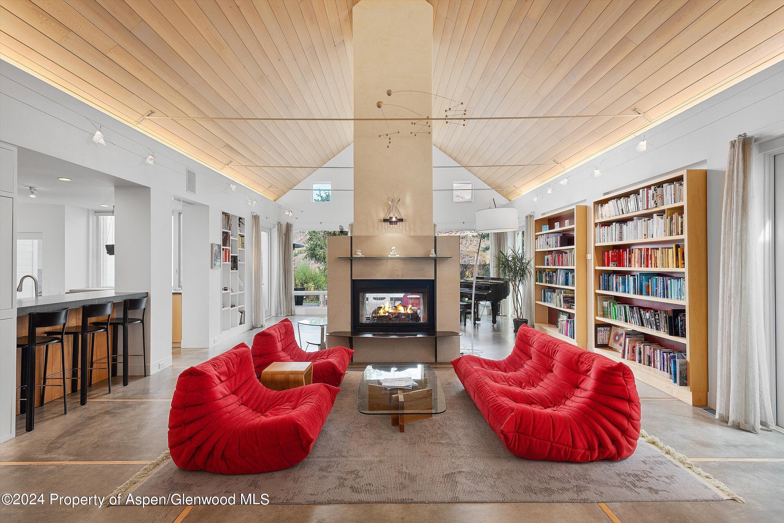1270 Mountain View Drive