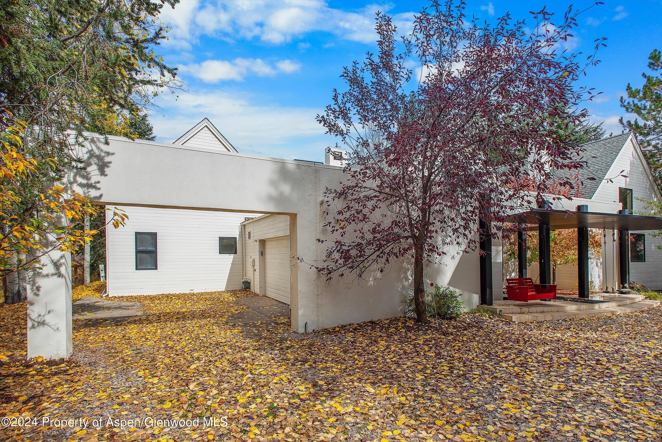 1270 Mountain View Drive