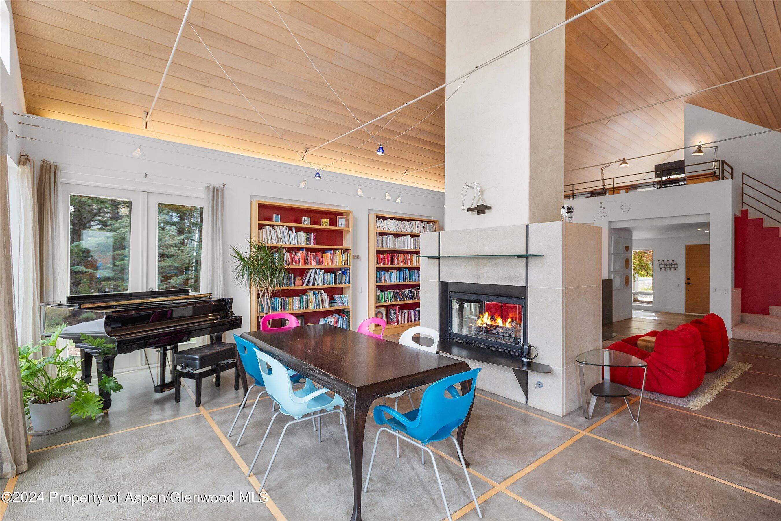 1270 Mountain View Drive