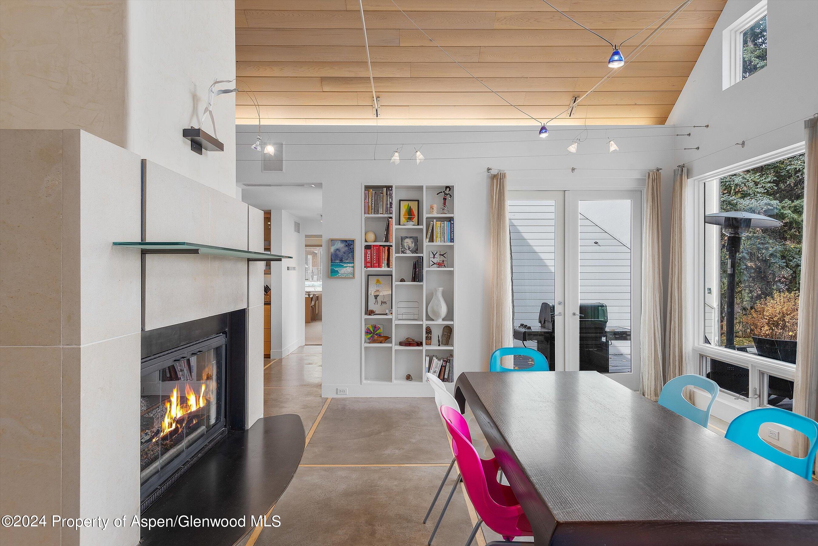 1270 Mountain View Drive