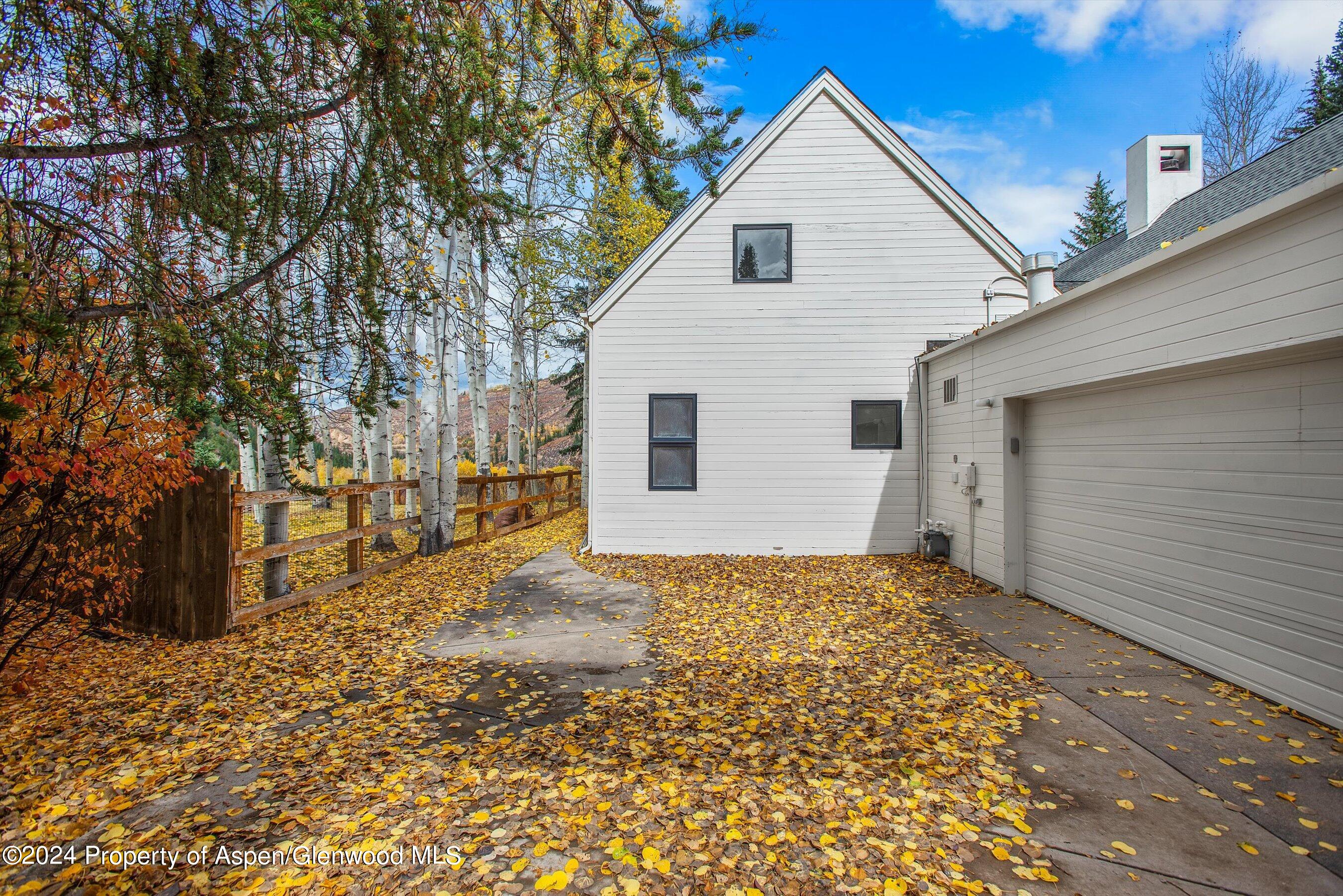 1270 Mountain View Drive