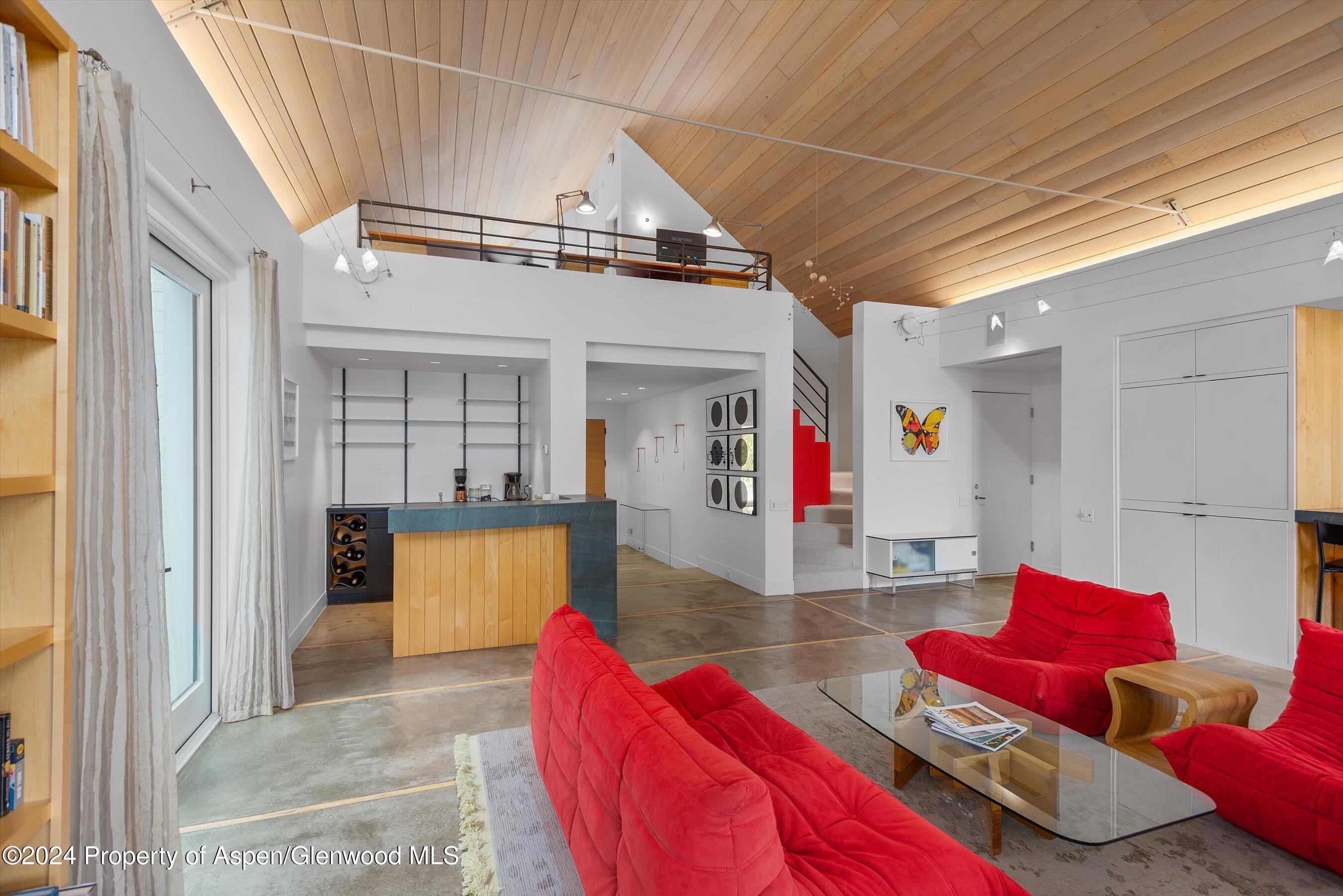 1270 Mountain View Drive