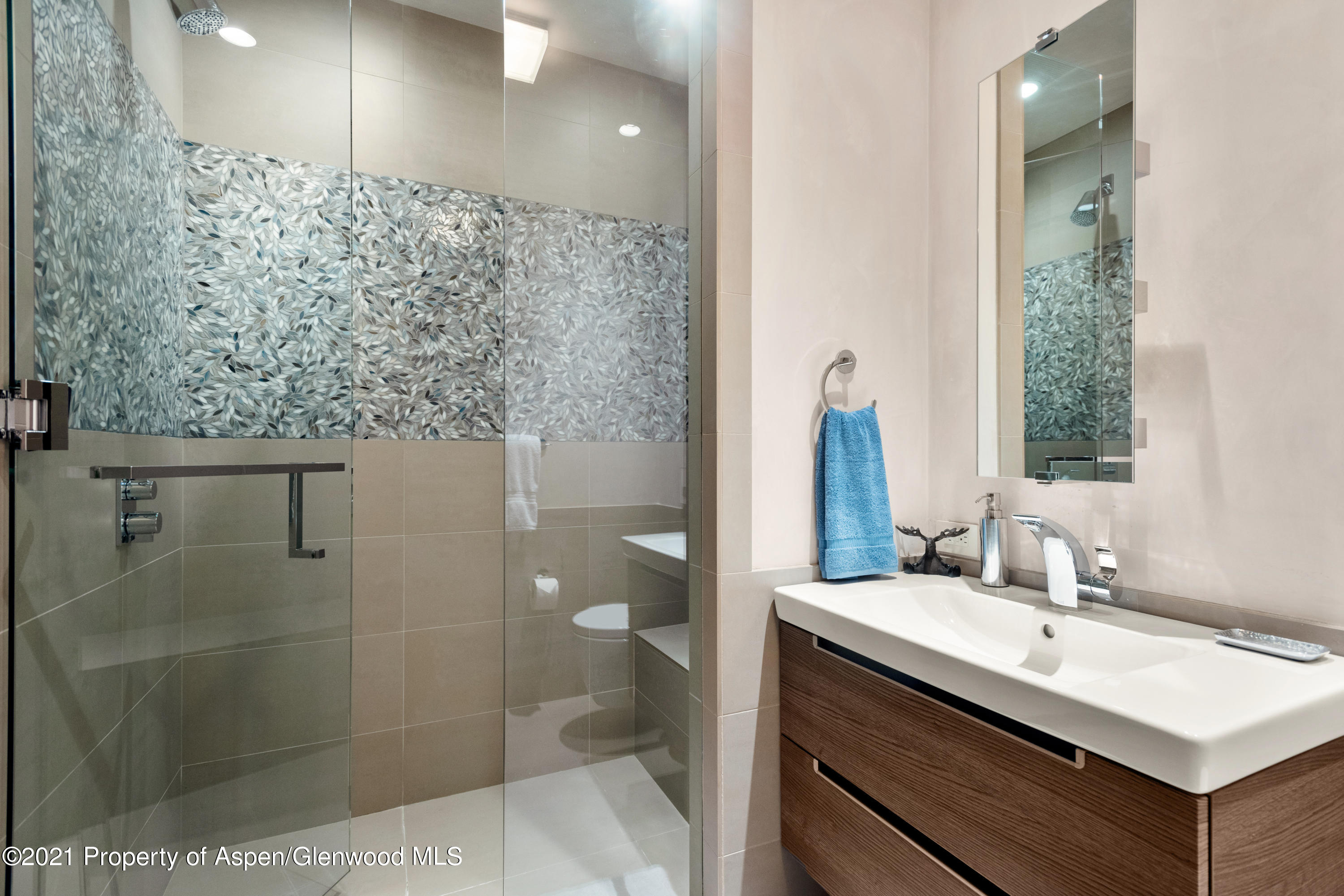 727 E Hopkins Avenue A