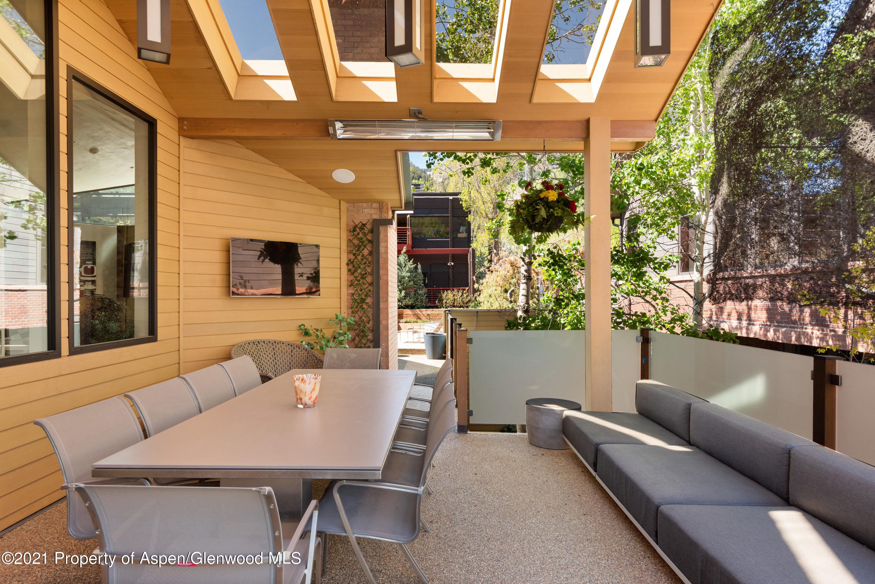 727 E Hopkins Avenue A