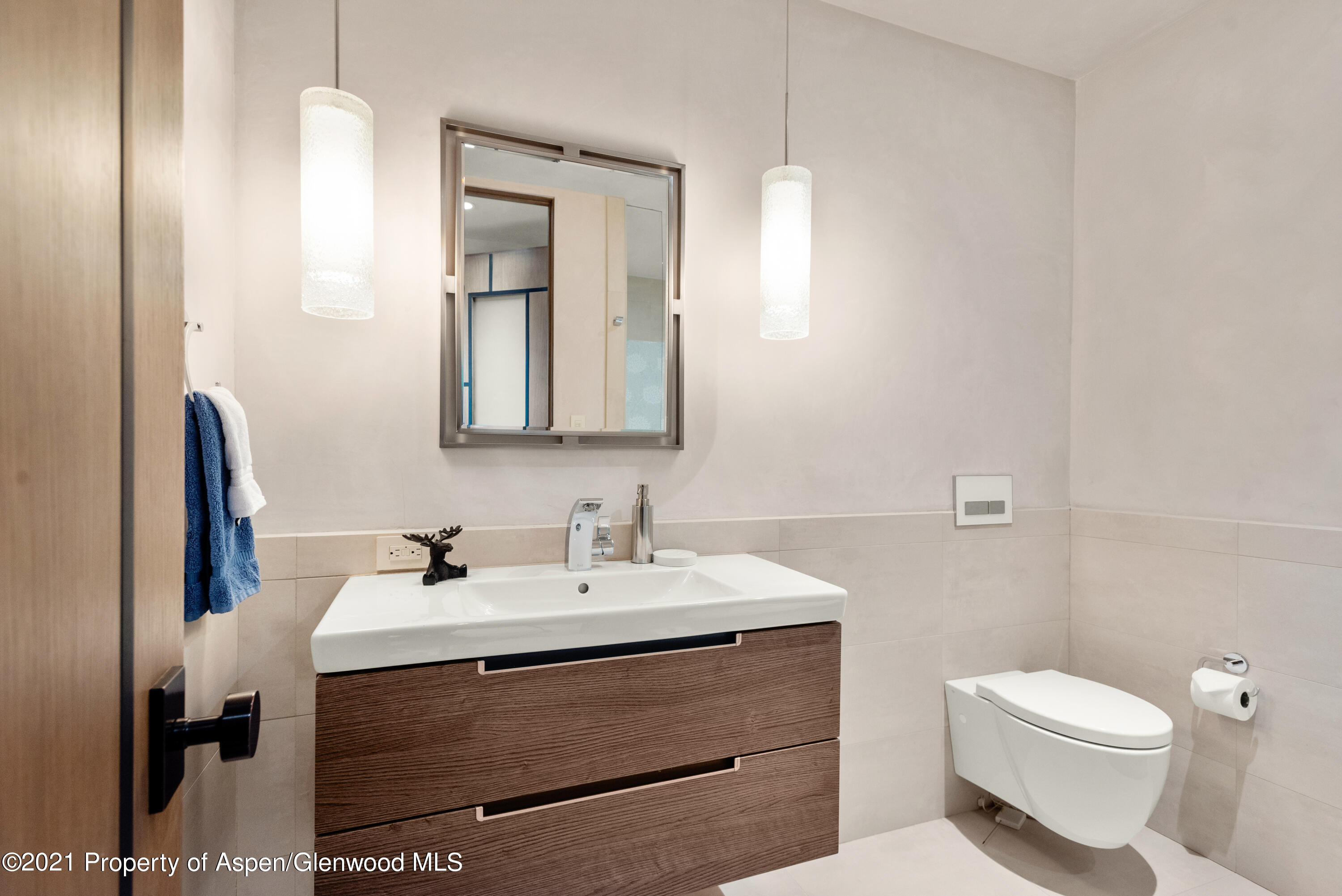 727 E Hopkins Avenue A