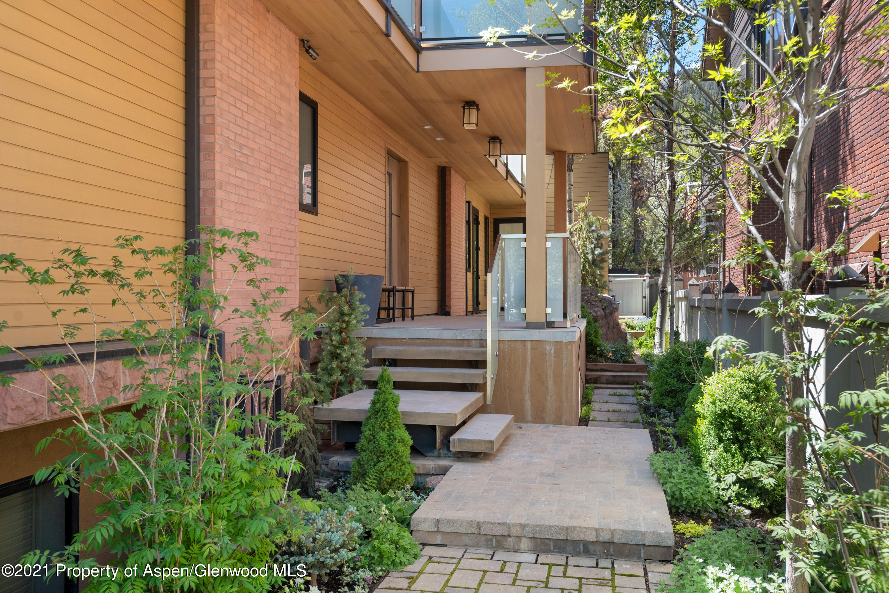 727 E Hopkins Avenue A