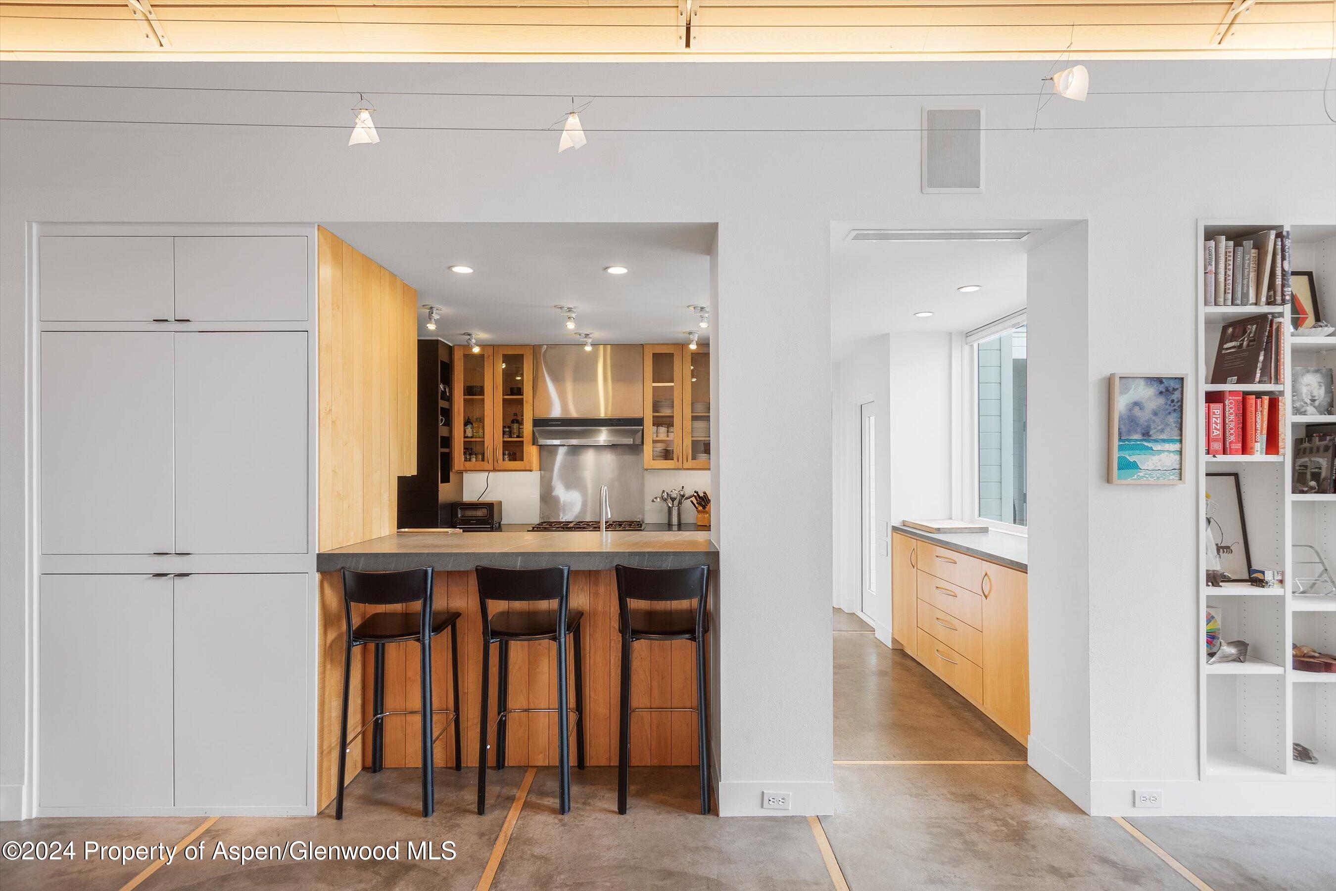 1270 Mountain View Drive