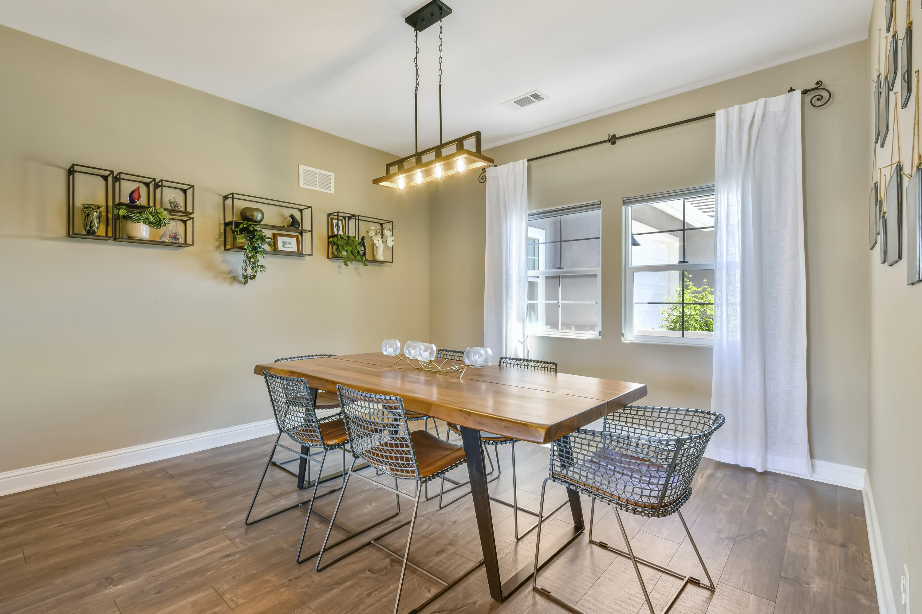 585 Valley Oak Road