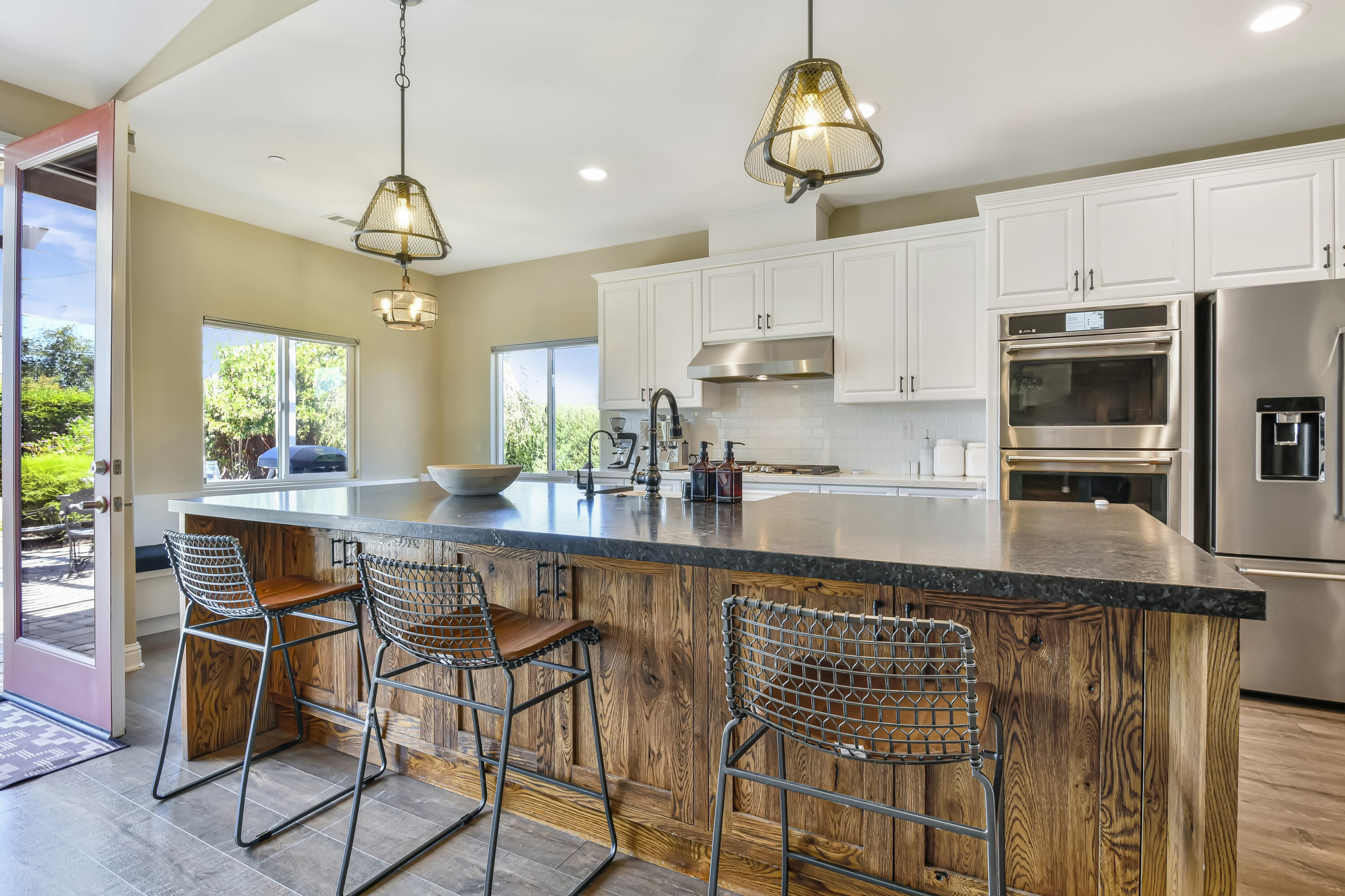 585 Valley Oak Road