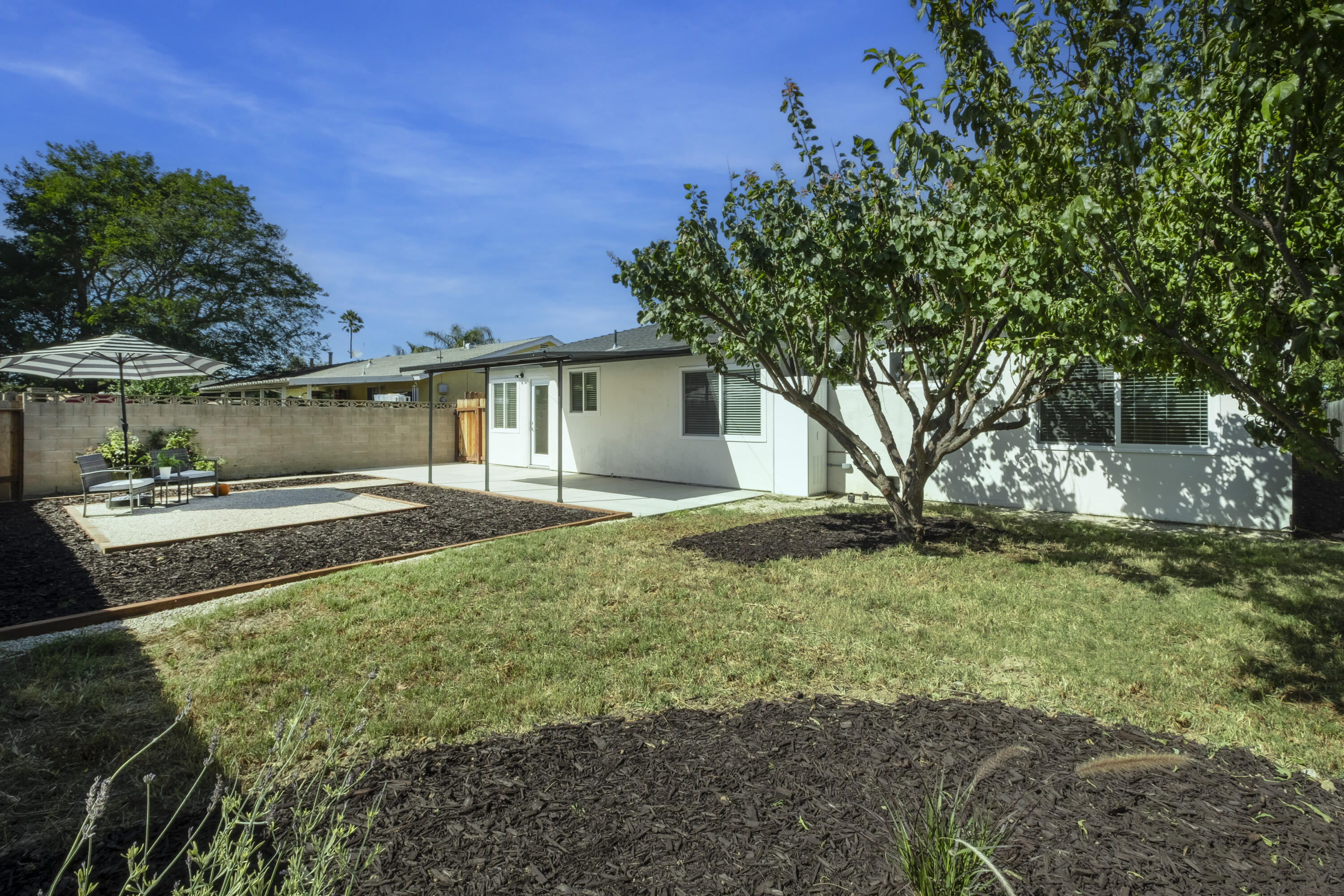 1216 E Lemon Avenue