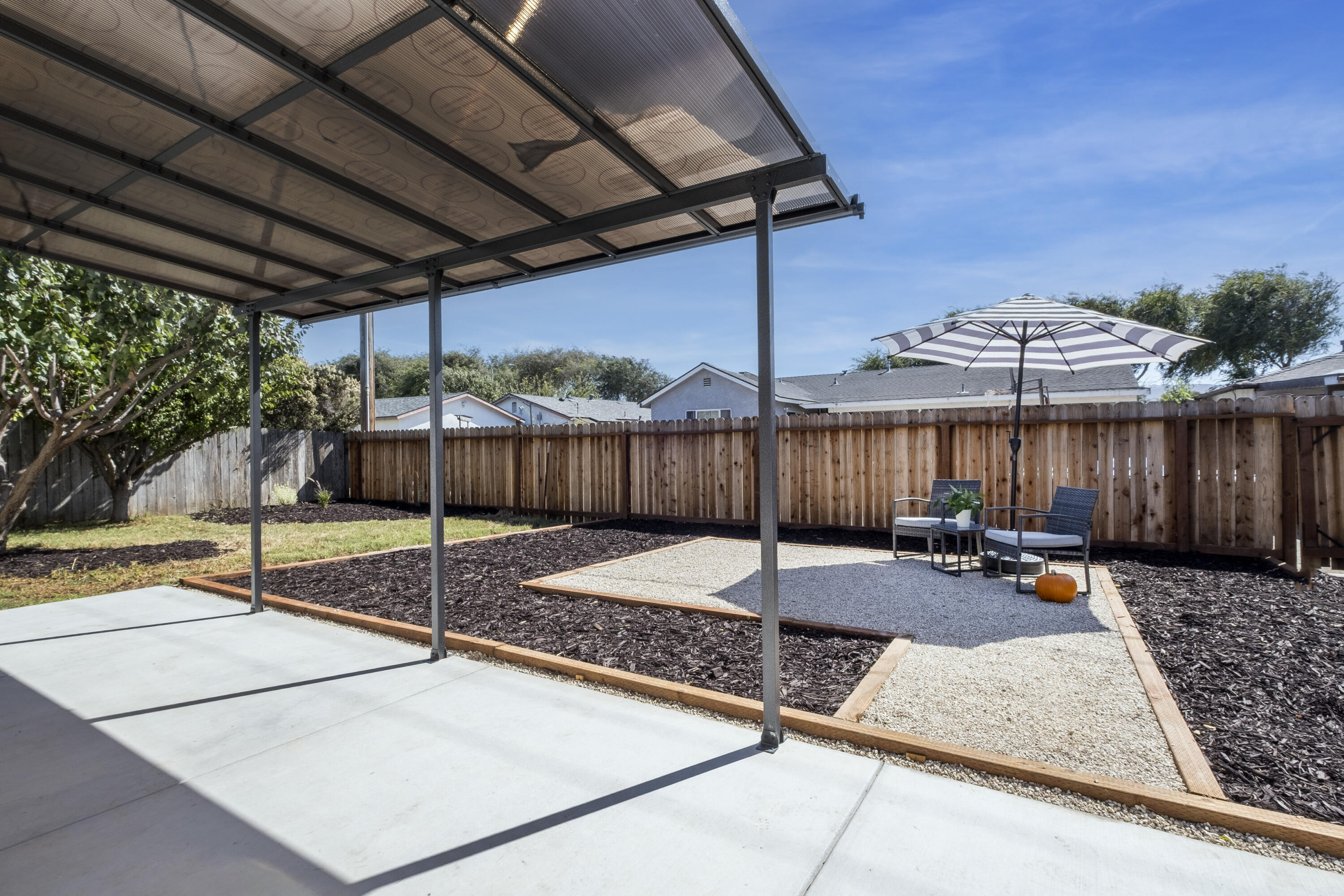 1216 E Lemon Avenue