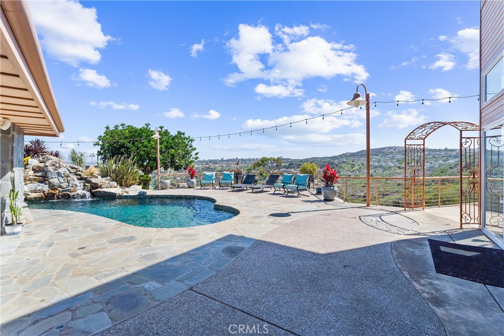 716 Avenida Columbo