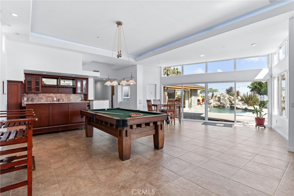 716 Avenida Columbo