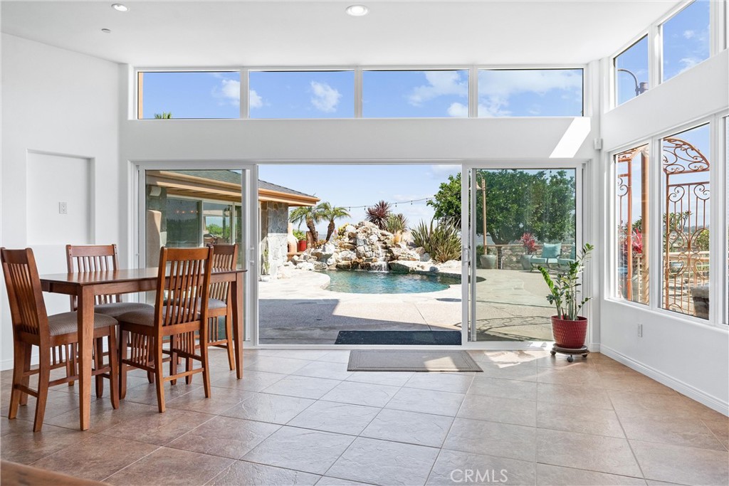 716 Avenida Columbo