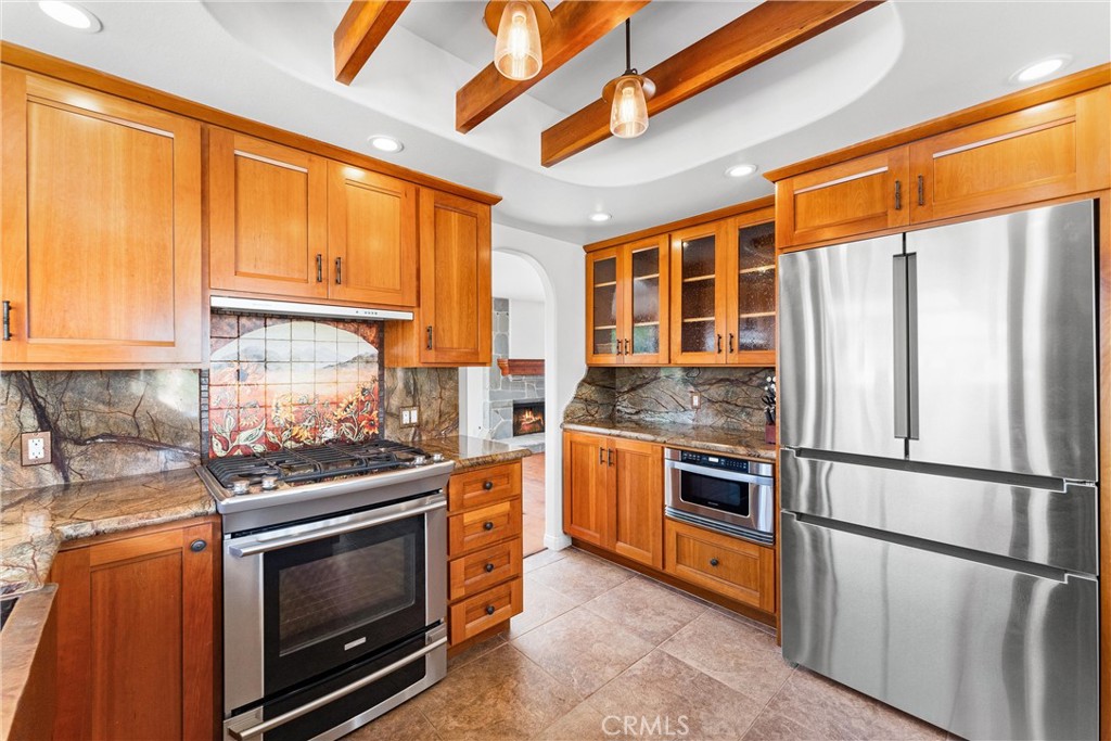 716 Avenida Columbo