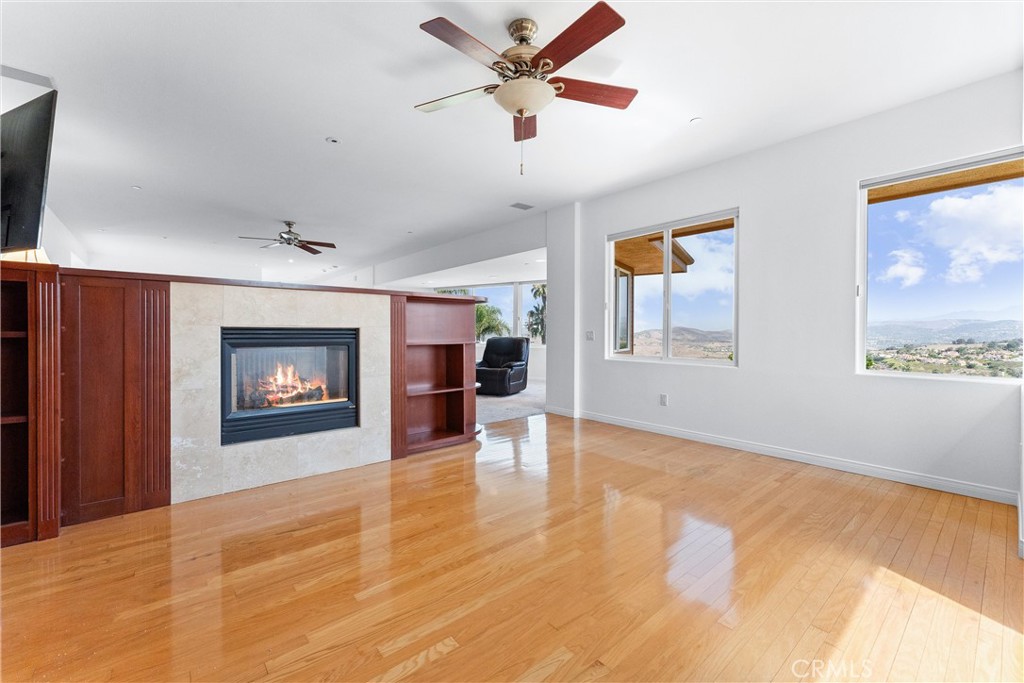 716 Avenida Columbo
