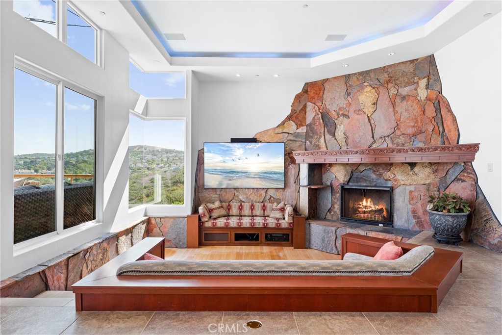 716 Avenida Columbo