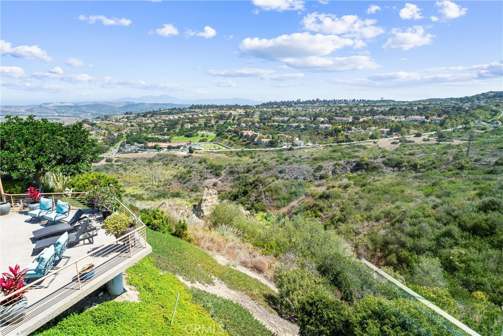 716 Avenida Columbo