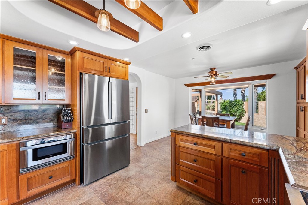 716 Avenida Columbo