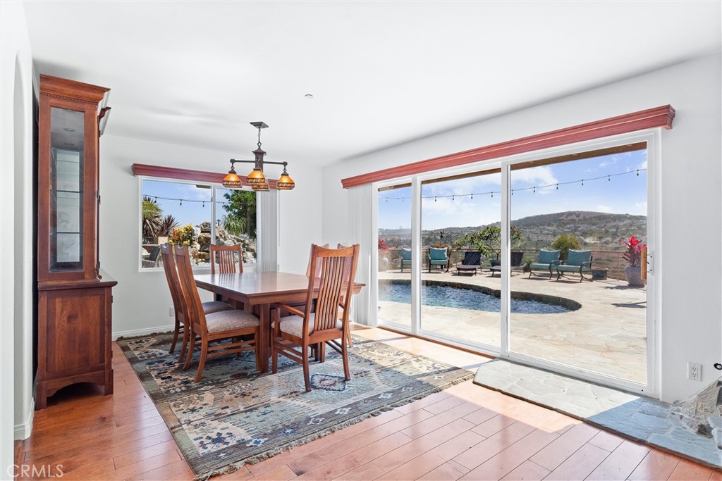 716 Avenida Columbo