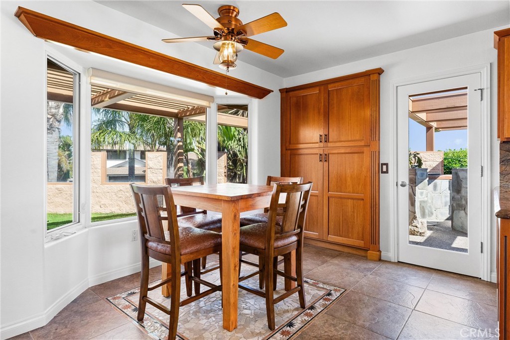 716 Avenida Columbo
