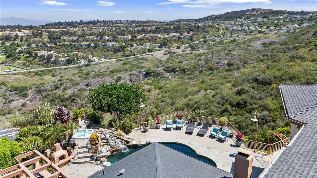 716 Avenida Columbo