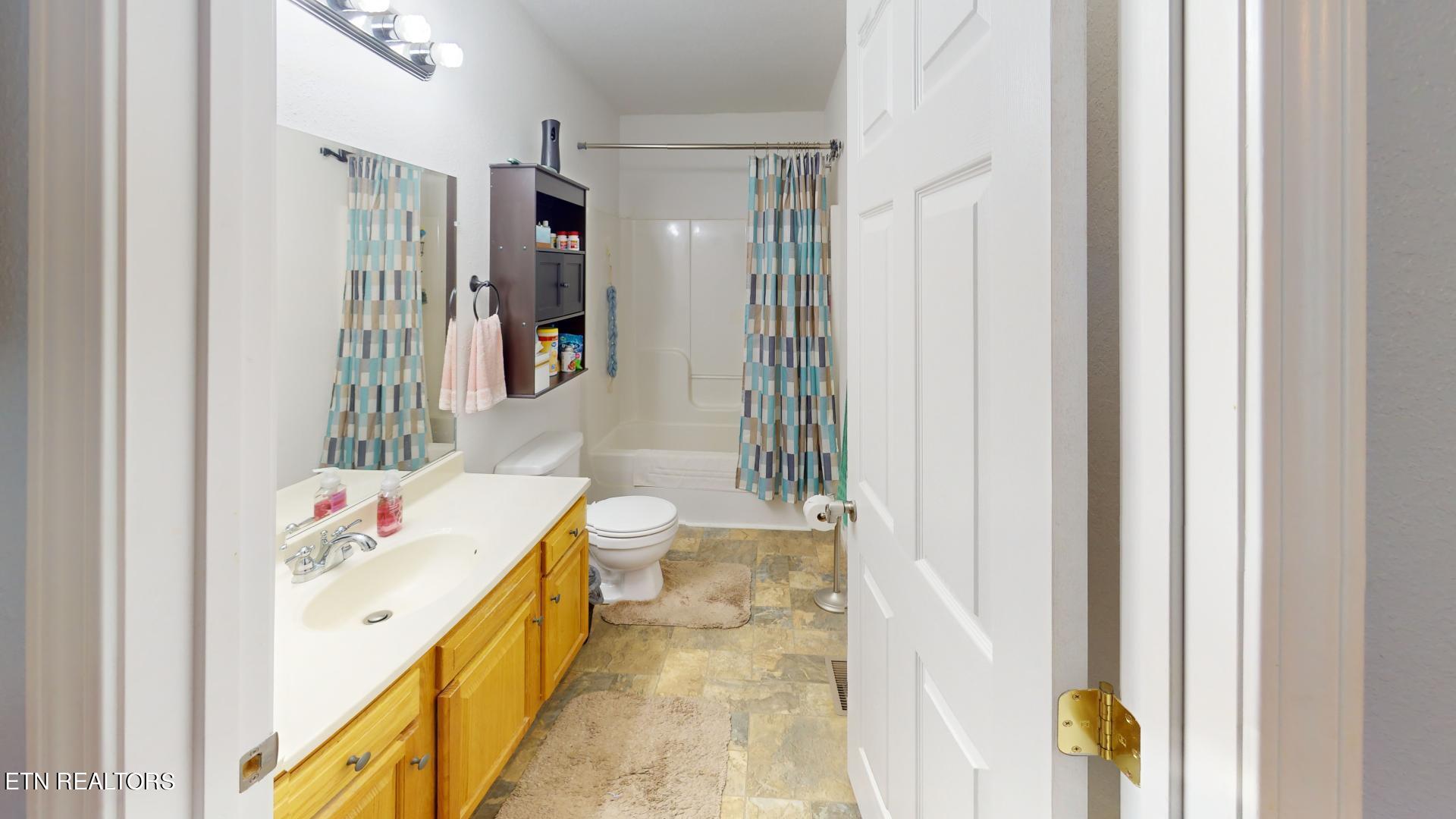 136 Sandy Circle, LaFollette