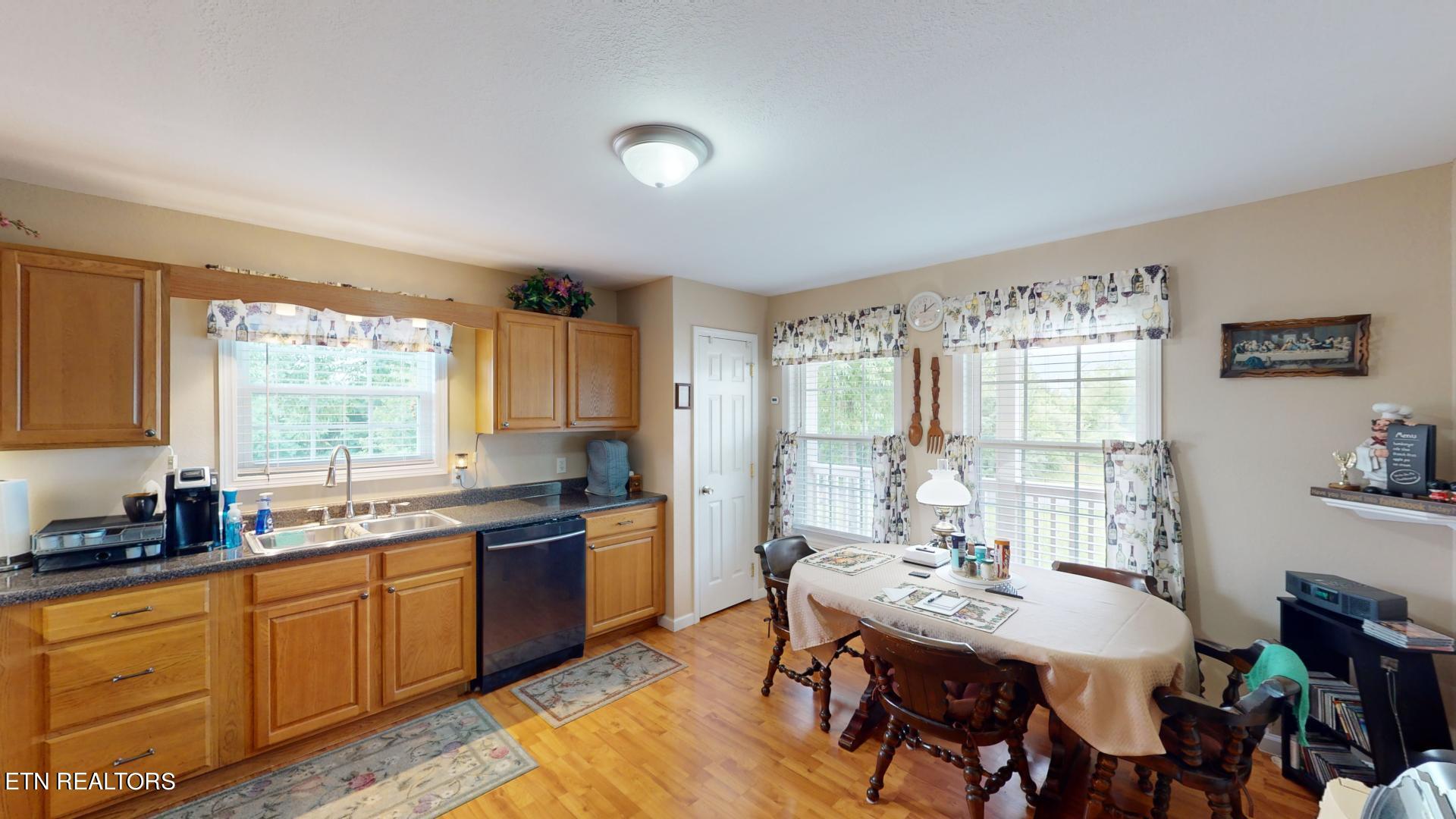 136 Sandy Circle, LaFollette