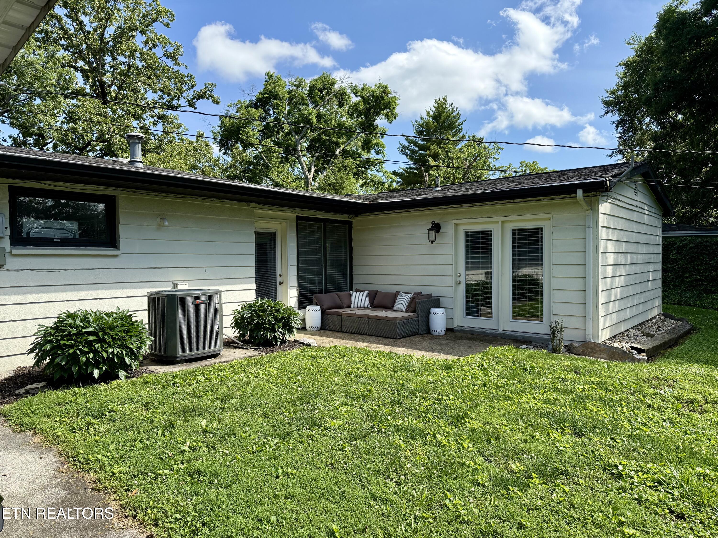 2815 Thomas Drive