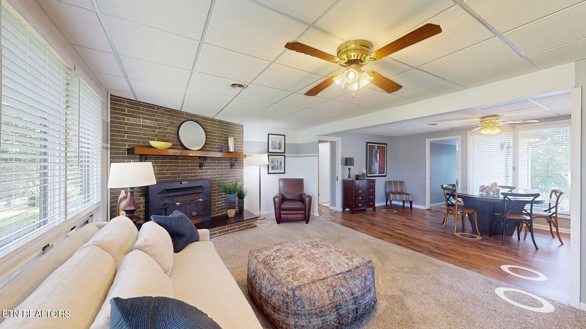 2815 Thomas Drive