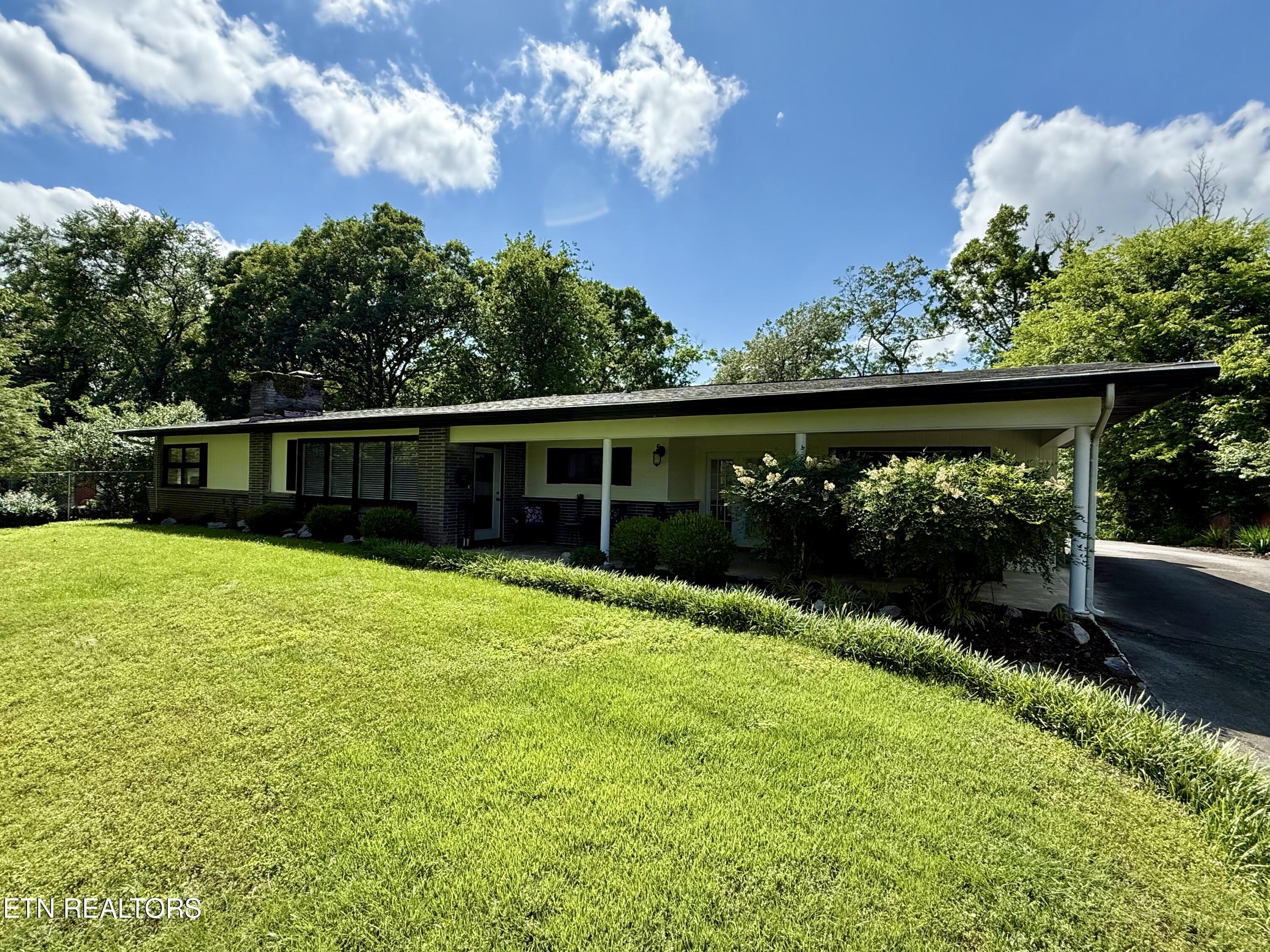 2815 Thomas Drive